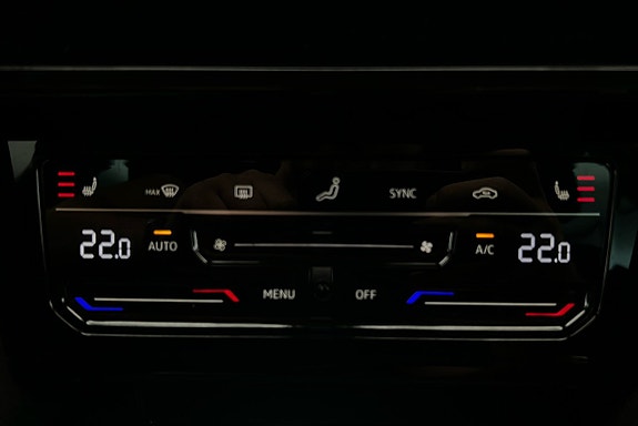 Volkswagen Passat 17 of 25