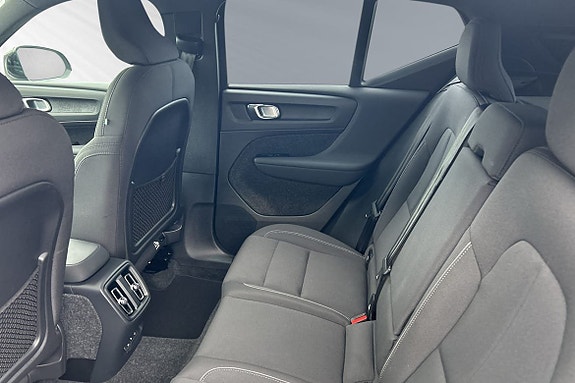 Volvo EX40 9 of 13