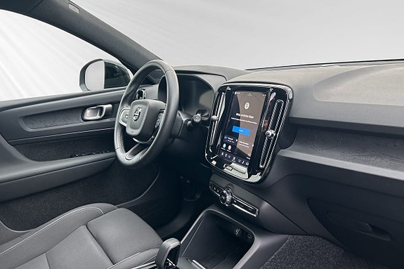 Volvo EX40 11 of 13