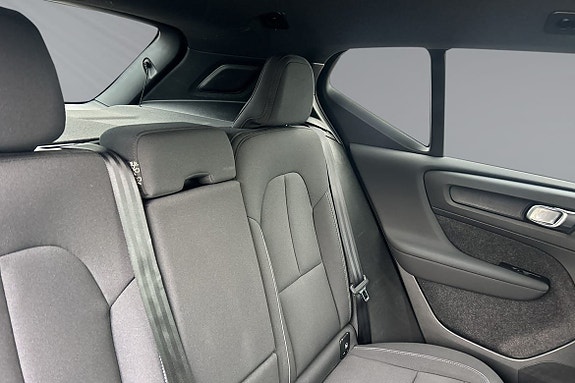 Volvo EX40 12 of 13