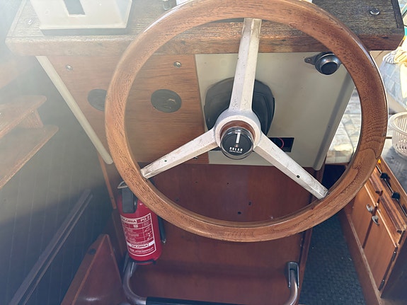 Coronet 24 Cabin De Luxe 18 of 30