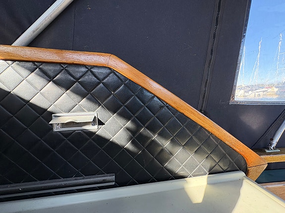 Coronet 24 Cabin De Luxe 23 of 30