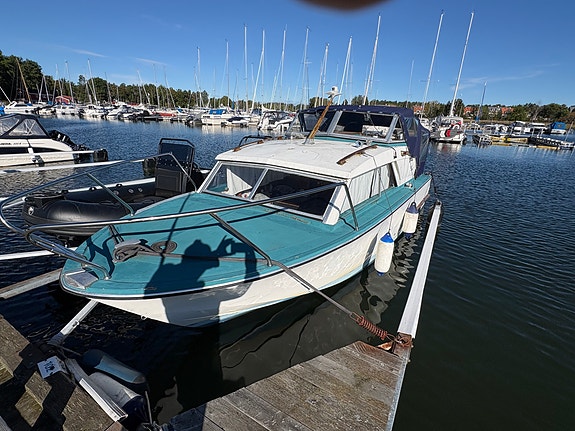Coronet 24 Cabin De Luxe 2 of 30