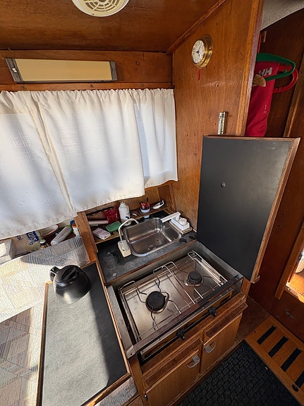 Coronet 24 Cabin De Luxe 11 of 30