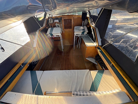 Coronet 24 Cabin De Luxe 7 of 30