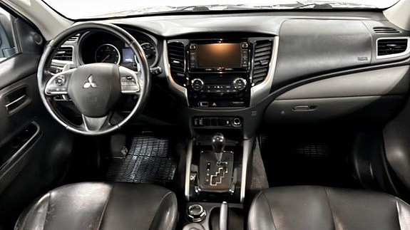 Mitsubishi L200 4 of 12