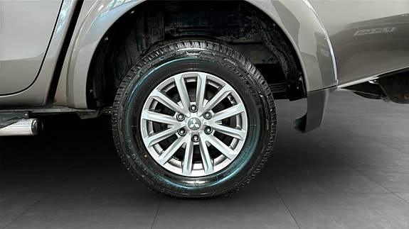 Mitsubishi L200 9 of 12