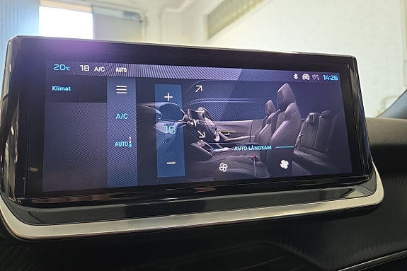 Peugeot 2008 10 of 13