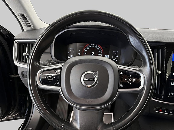 Volvo V90 Cross Country 14 of 23