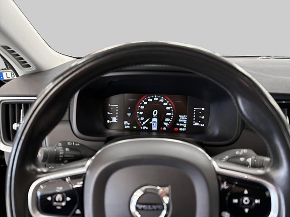 Volvo V90 Cross Country 10 of 23