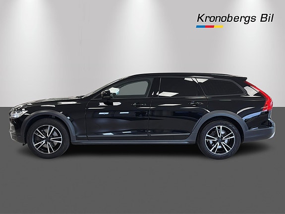 Volvo V90 Cross Country 4 of 23