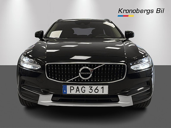 Volvo V90 Cross Country 2 of 23