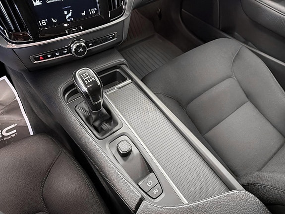 Volvo V90 Cross Country 13 of 23