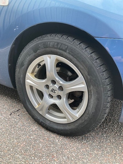 Toyota Prius 5 of 7
