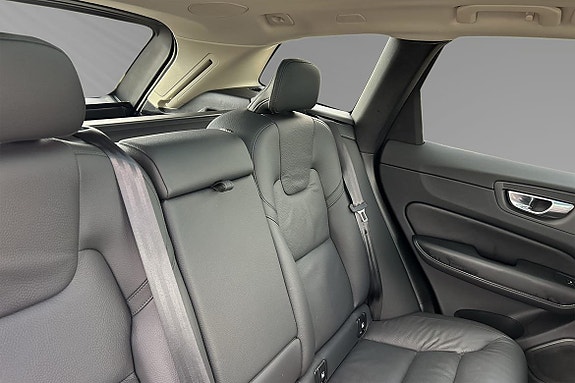 Volvo XC60 12 of 13