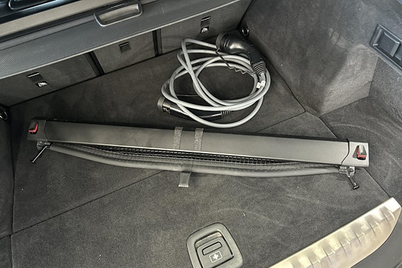 BMW 330e 19 of 30