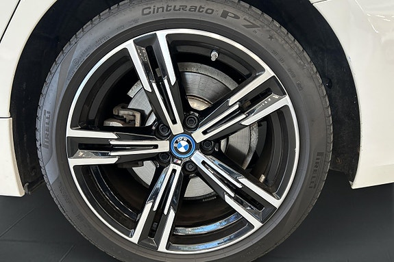 BMW 330e 23 of 30