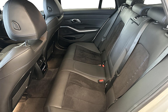 BMW 330e 16 of 30