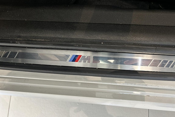 BMW 330e 27 of 30