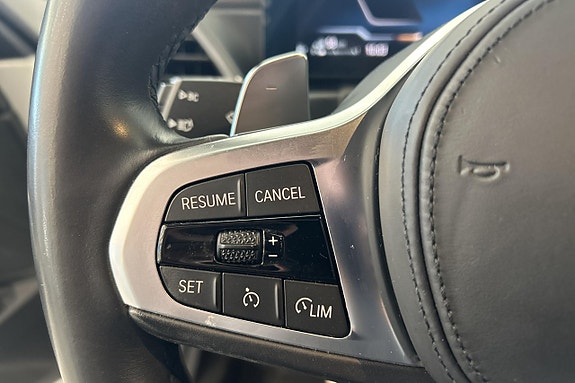 BMW 330e 30 of 30
