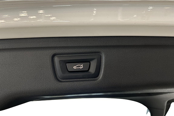 BMW 330e 22 of 30