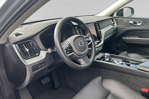 Volvo XC60 8 of 13