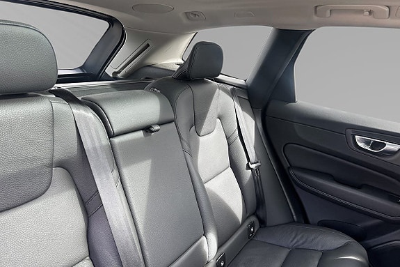 Volvo XC60 12 of 13
