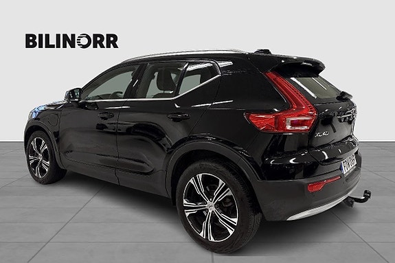 Volvo XC40 3 of 15