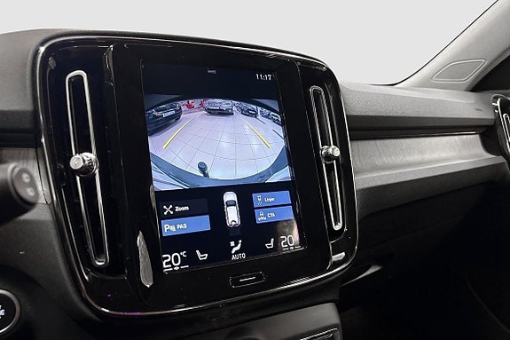 Volvo XC40 12 of 15