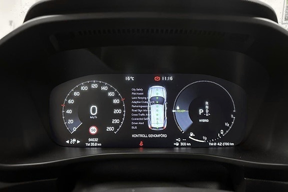 Volvo XC40 11 of 15