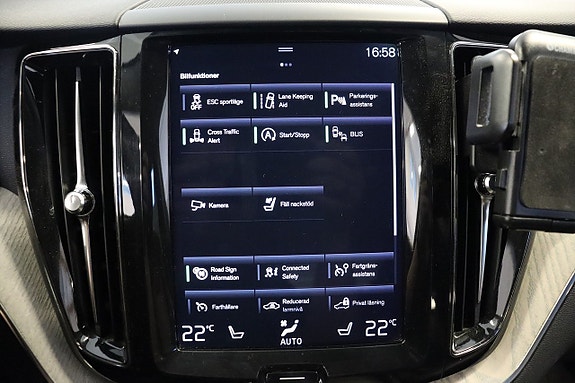 Volvo XC60 12 of 18
