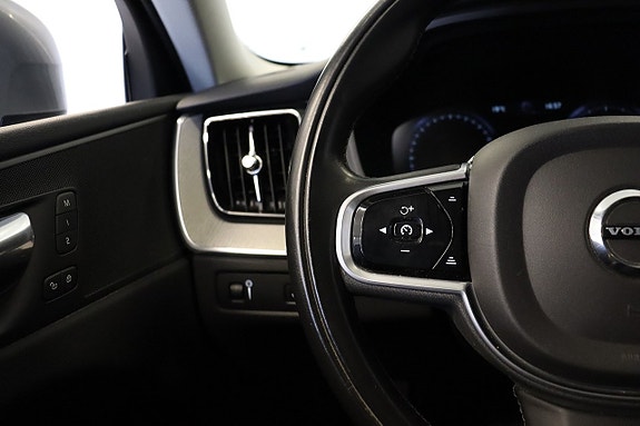 Volvo XC60 10 of 18