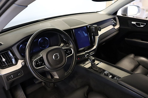 Volvo XC60 8 of 18