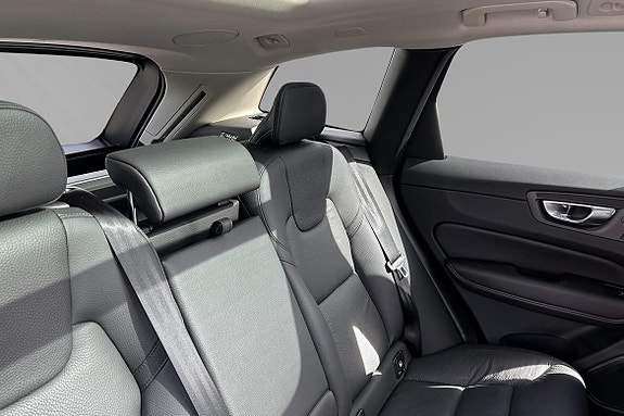 Volvo XC60 12 of 13