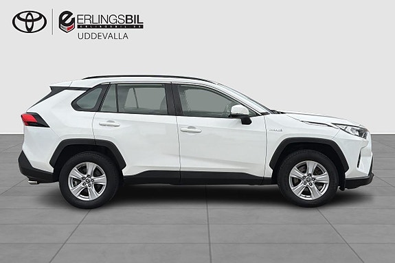Toyota RAV4 14 of 17