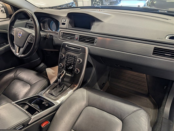 Volvo XC70 8 of 13