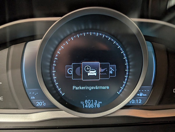 Volvo XC70 10 of 13