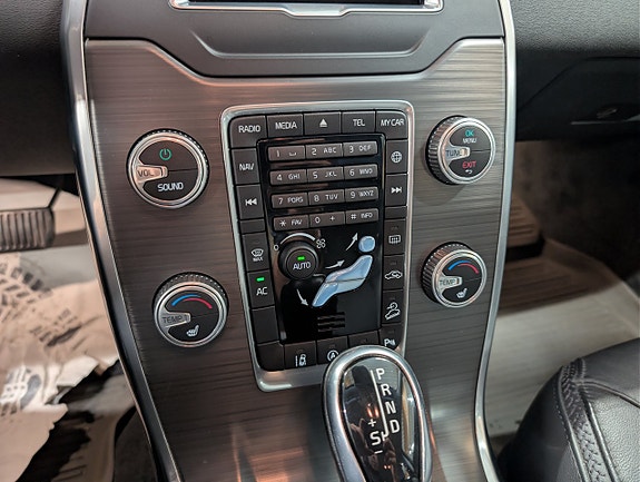 Volvo XC70 12 of 13