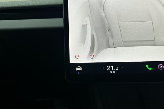 Tesla Model 3 20 of 25