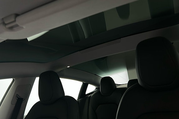 Tesla Model 3 18 of 25