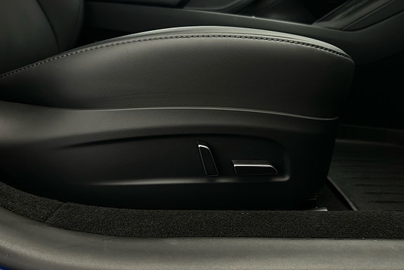 Tesla Model 3 16 of 25