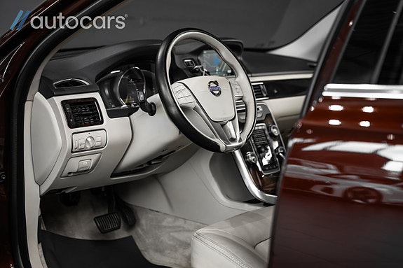 Volvo XC70 18 of 30