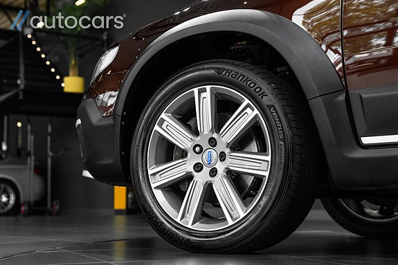 Volvo XC70 10 of 30