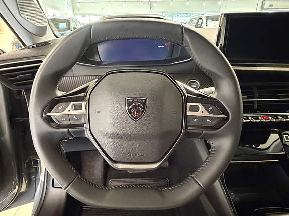 Peugeot 208 8 of 15