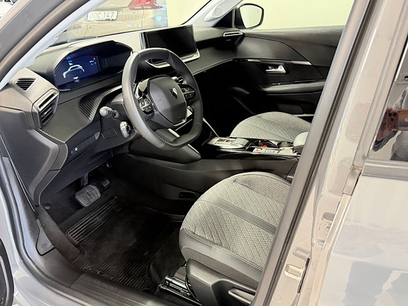 Peugeot 208 6 of 15