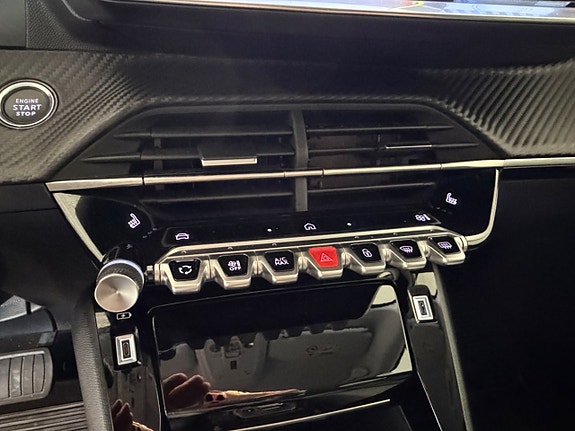 Peugeot 208 13 of 15