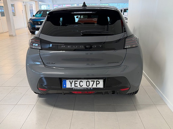 Peugeot 208 5 of 15