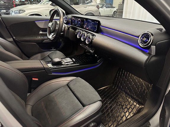 Mercedes-Benz A250 e 16 of 22