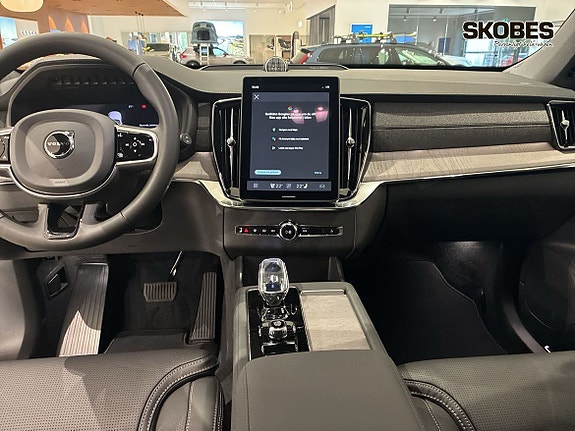Volvo XC90 11 of 20
