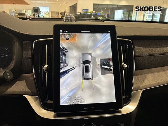 Volvo XC90 13 of 20